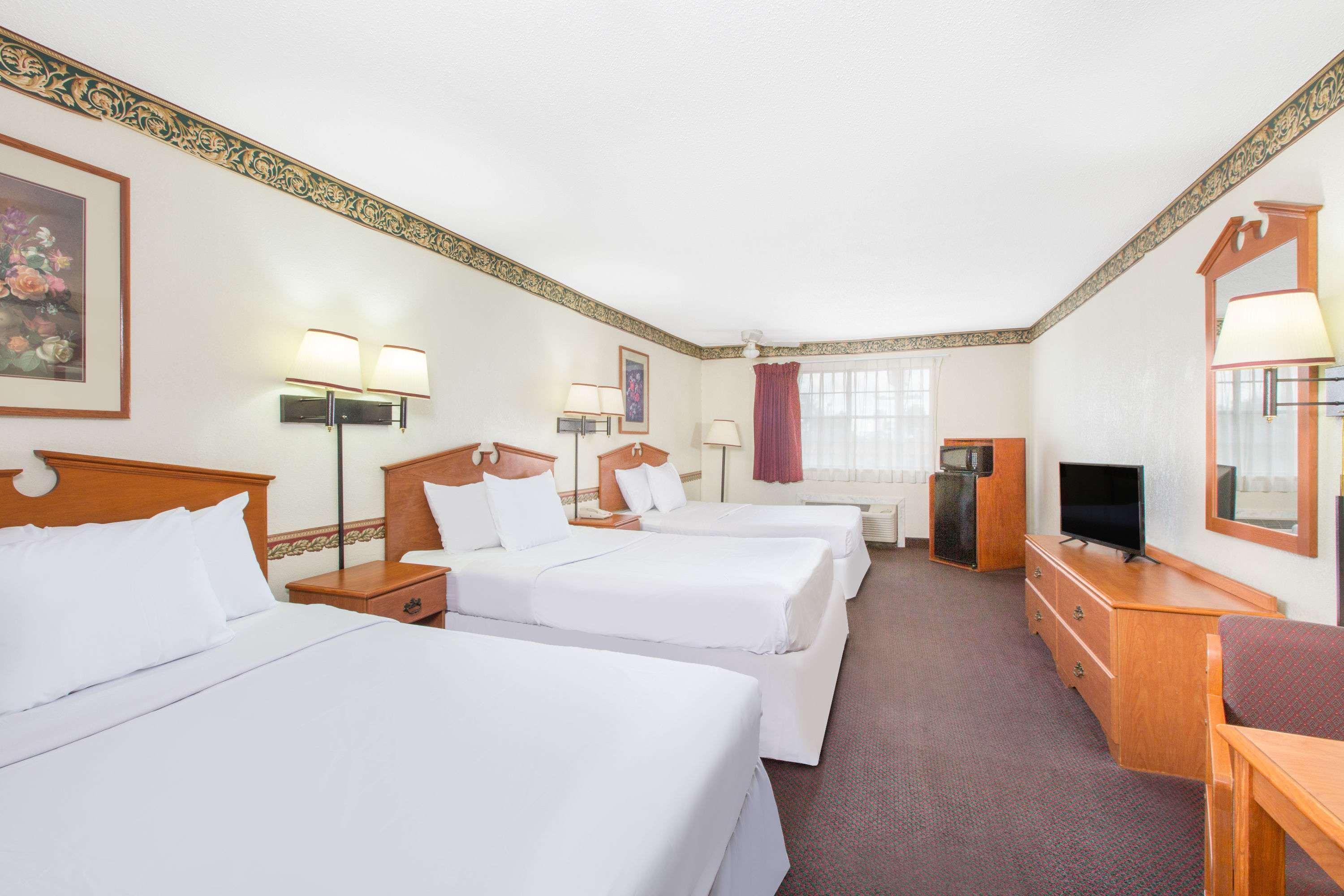Days Inn & Suites By Wyndham Marshall Luaran gambar